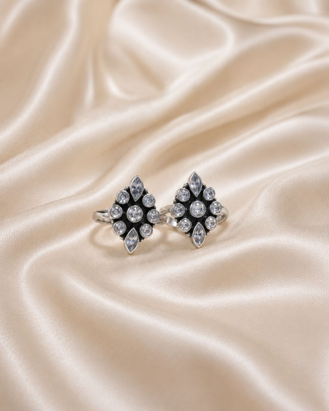 Diamond Dew Rhombus Toe Rings